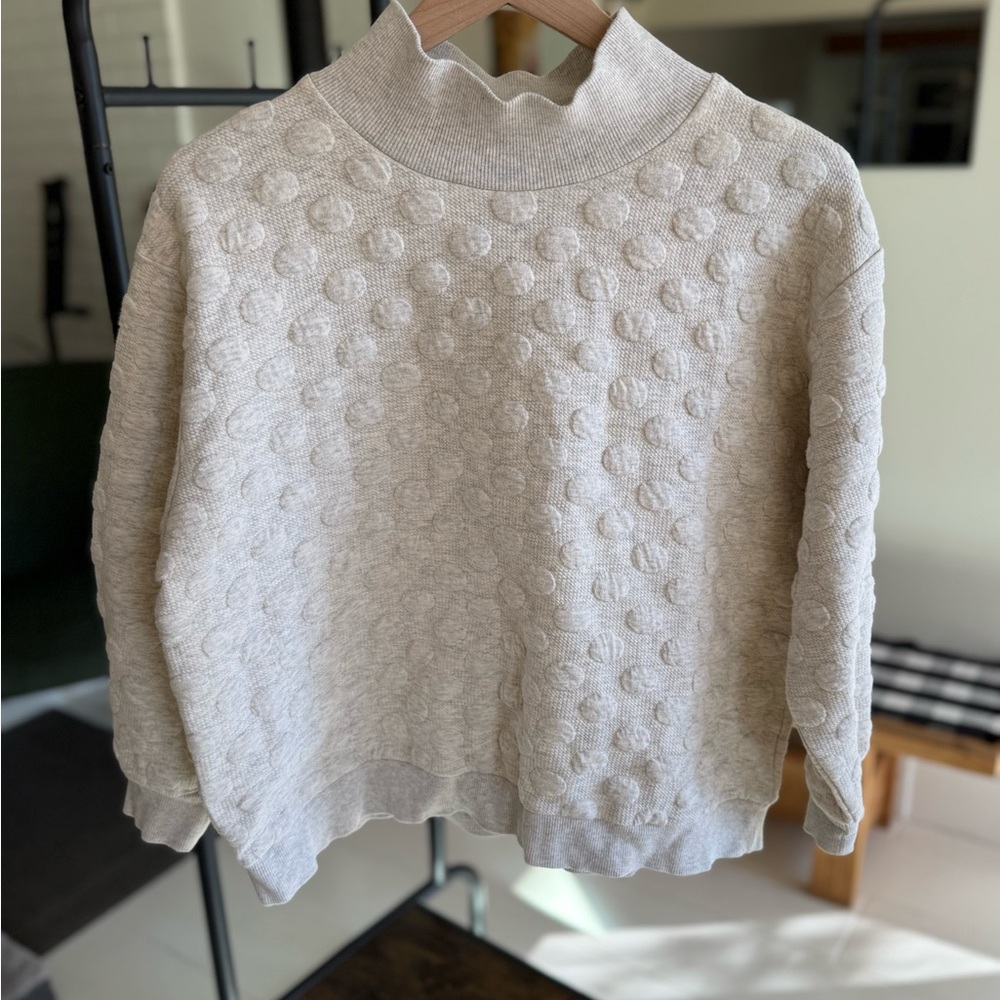 Roolee Elegant Textured Cream Turtleneck Sweater